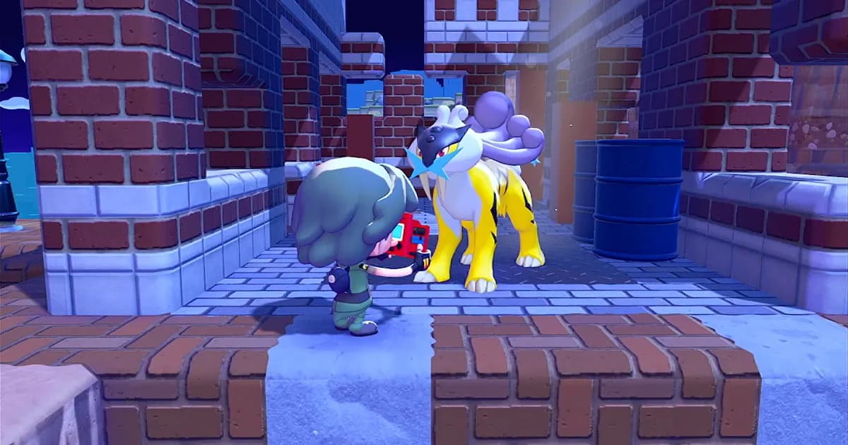 A player faces a Raikou standing in a narrow brick alley while holding a red vacuum-like tool.